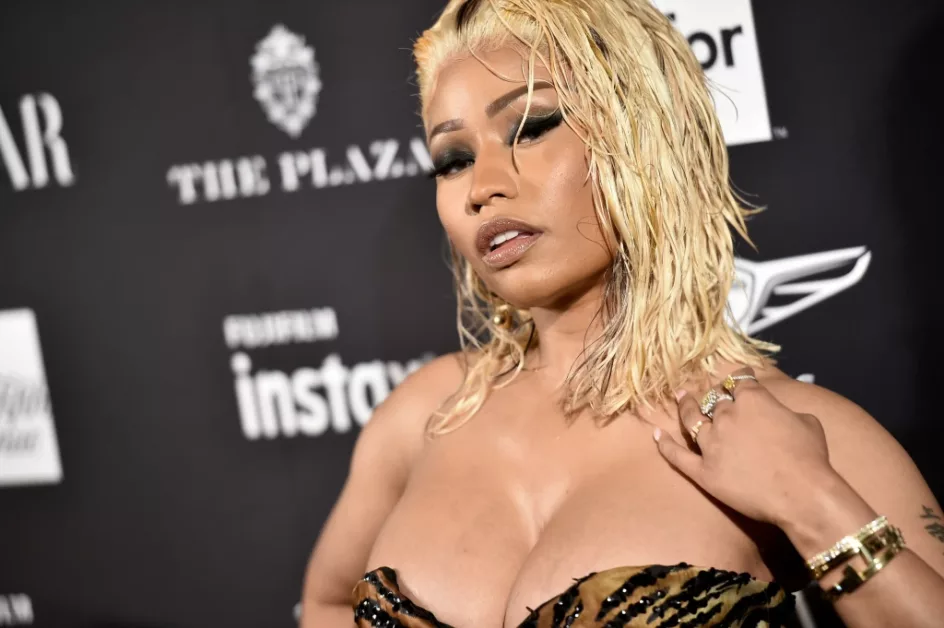 Nicki Minaj’s Toned Tummy & Thighs Get Plenty Of Praise On Instagram