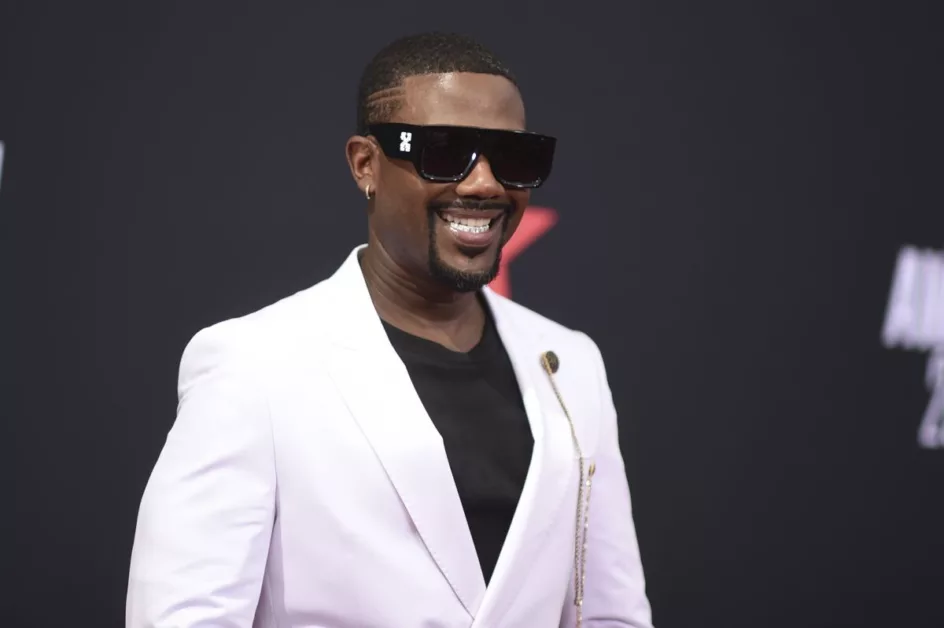 Ray J Loses Out To Cheesesteaks In Street Interview