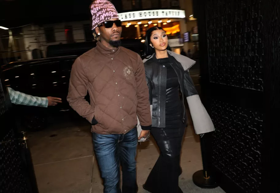 Cardi B’s Bare Booty Gets All The Love From Offset On His Instagram Story: Watch